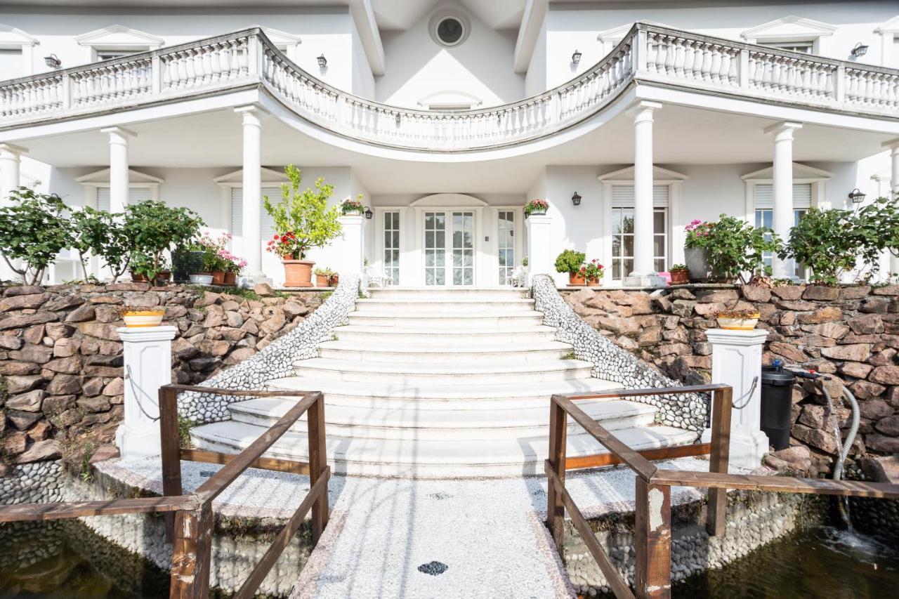 White House Apartment Lainate Exterior photo